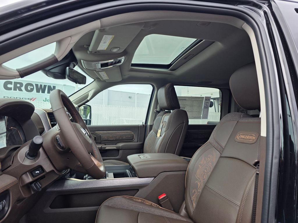 New 2026 Diamond Black Crystal Pearl-Coat Exterior Paint RAM Limited image 15