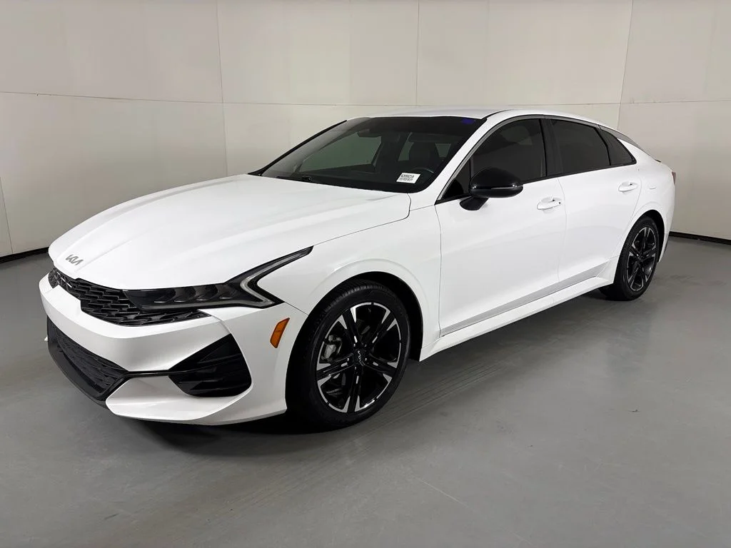 Used 2022 White Kia GT-Line image 4
