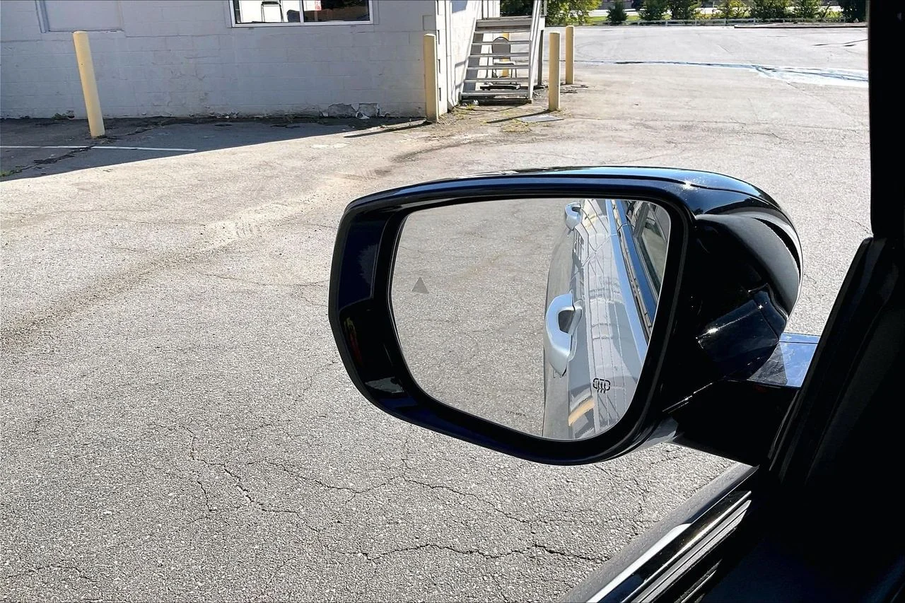 Certified Used 2025 Silver Jeep Altitude image 27