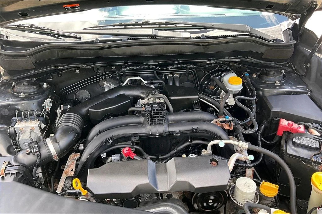 Used 2018 Black Subaru 2.5i Limited image 9