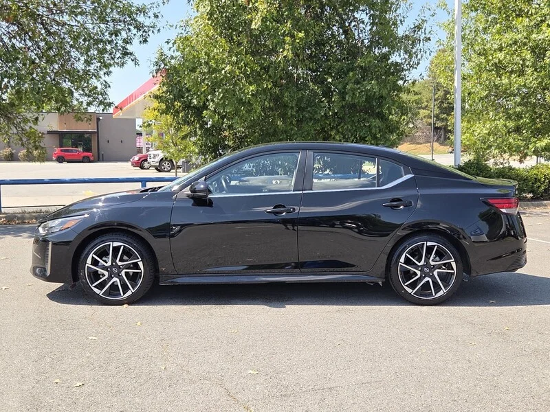 Used 2025 Super Black NISSAN SR image 2