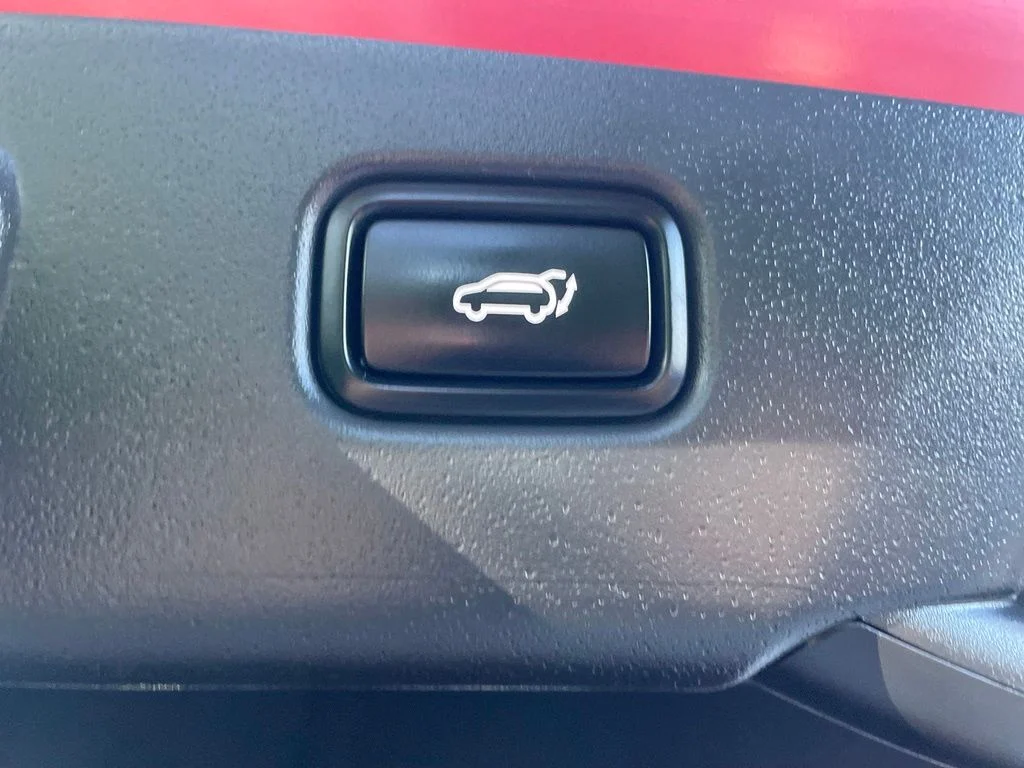 Certified Used 2023 Fire Orange Kia Wind image 20