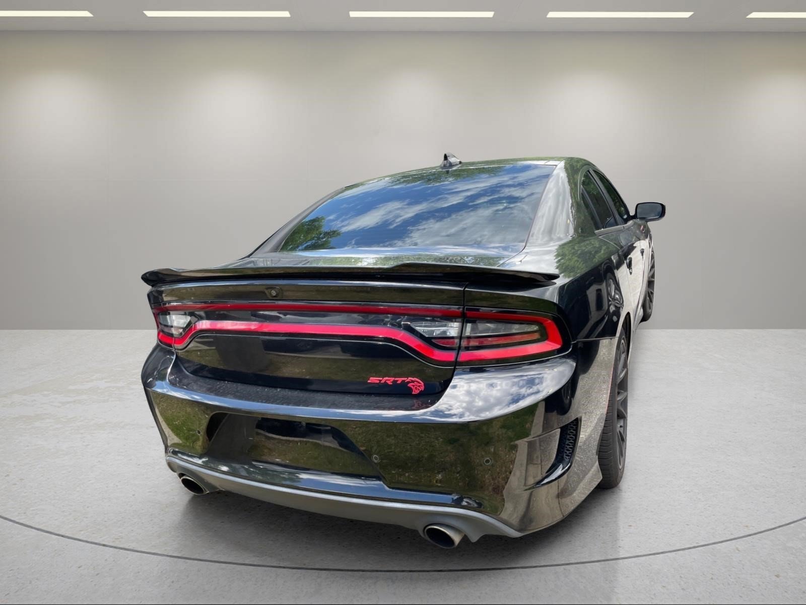 Used 2016 Pitch Black Clearcoat Dodge SRT Hellcat image 10