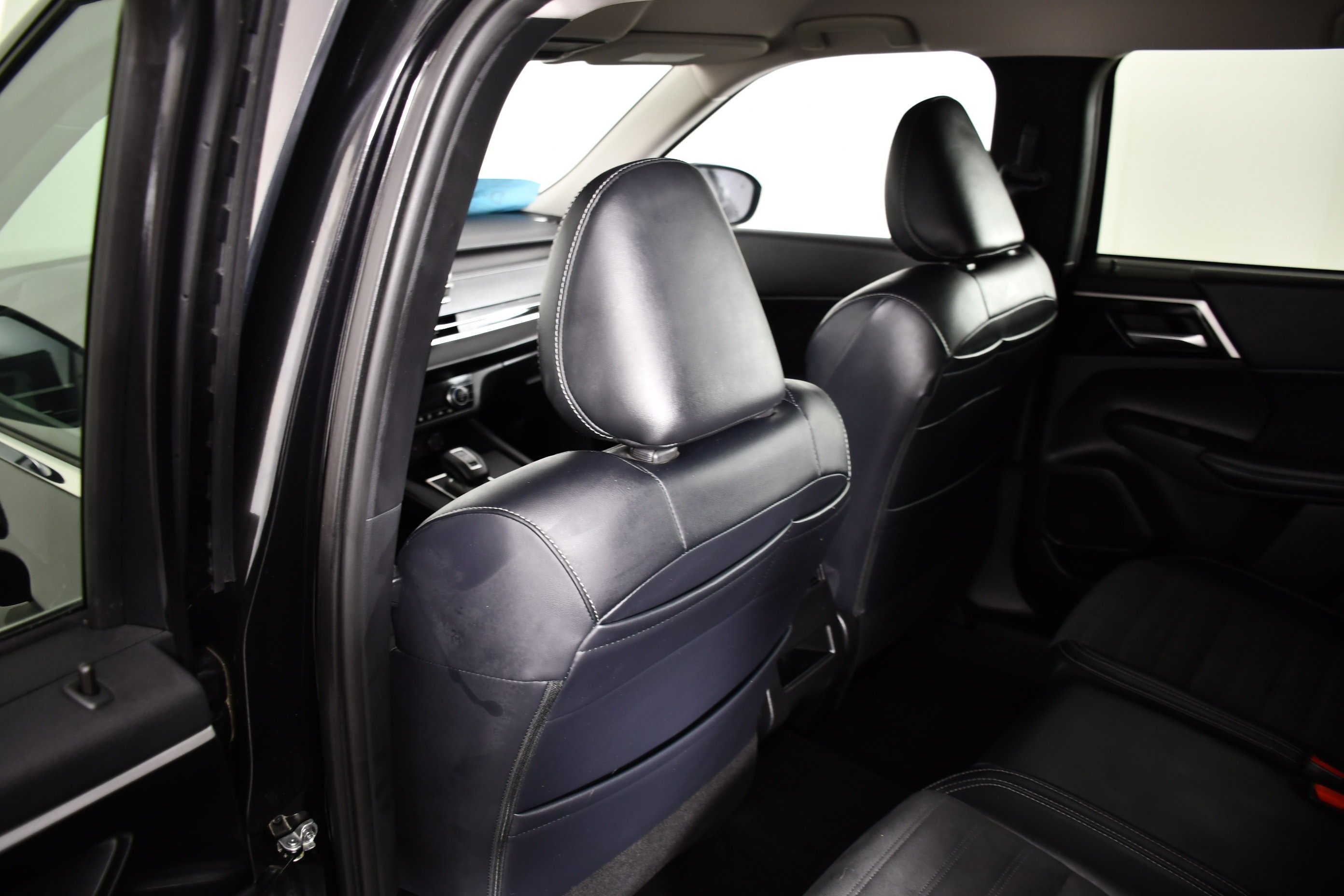 Certified Used 2024 Labrador Black Pearl Mitsubishi SE image 44