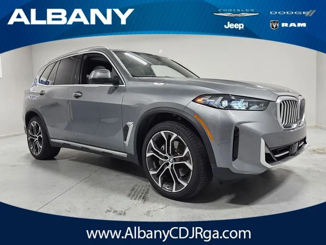 Used 2024 Gray BMW xDrive40i image 1