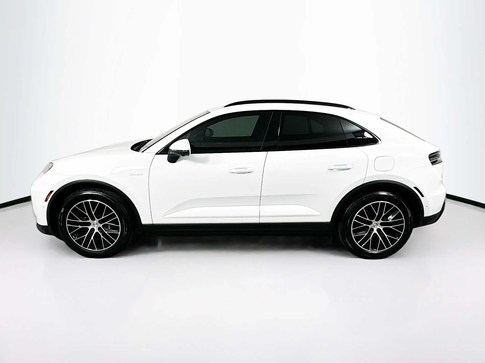 Certified 2025 Porsche Macan Base with VIN WP1AD2XA2SL077999 for sale in Chandler, AZ