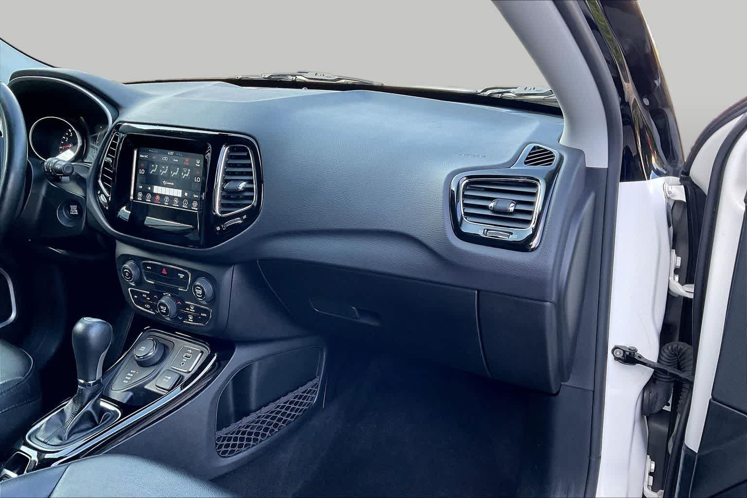 Used 2019 White Clearcoat Jeep Latitude image 17