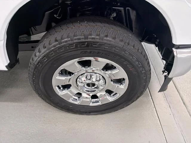 New 2026 Oxford White Ford F-350® Lariat® image 21