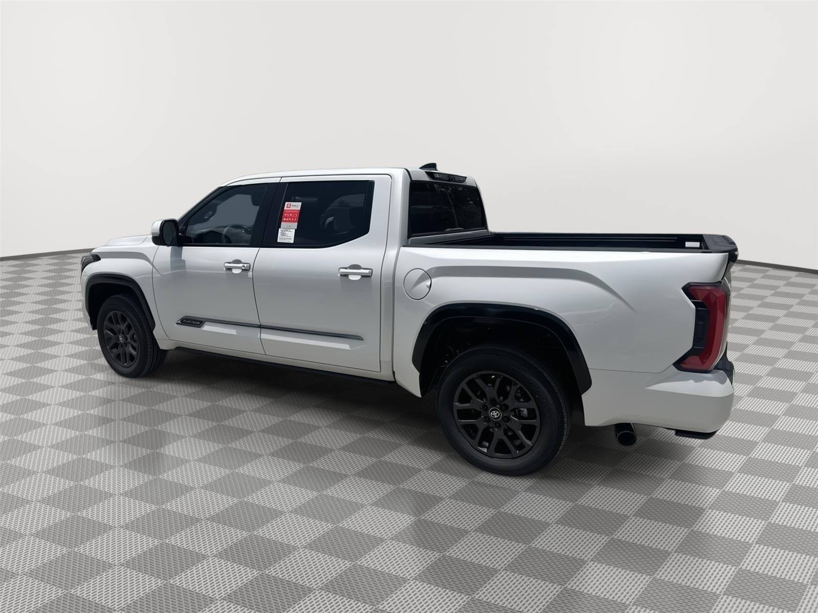 New 2026 Wind Chill Pearl <sup>1</sup> Toyota  Platinum image 6