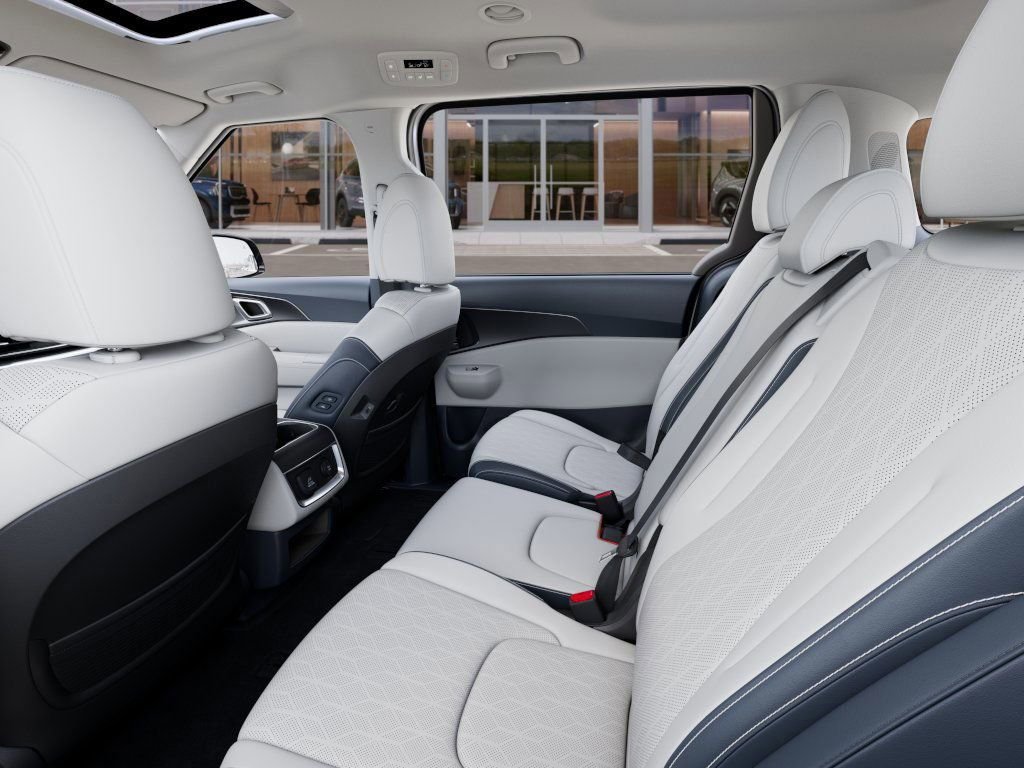 2026 Kia Carnival SX - Photo 18