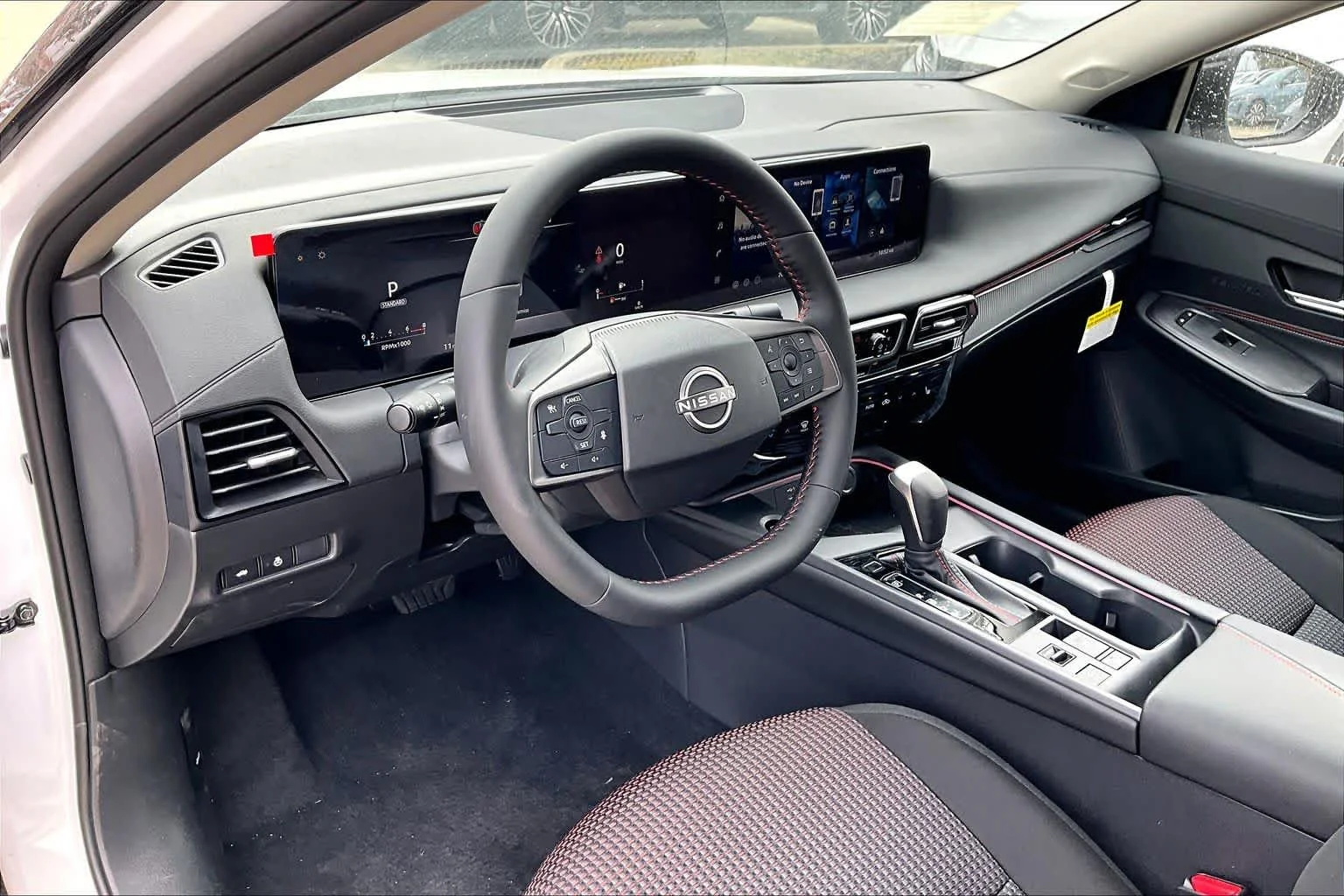 New 2026 Aspen White TriCoat / Super Black Two-tone Nissan SR image 10
