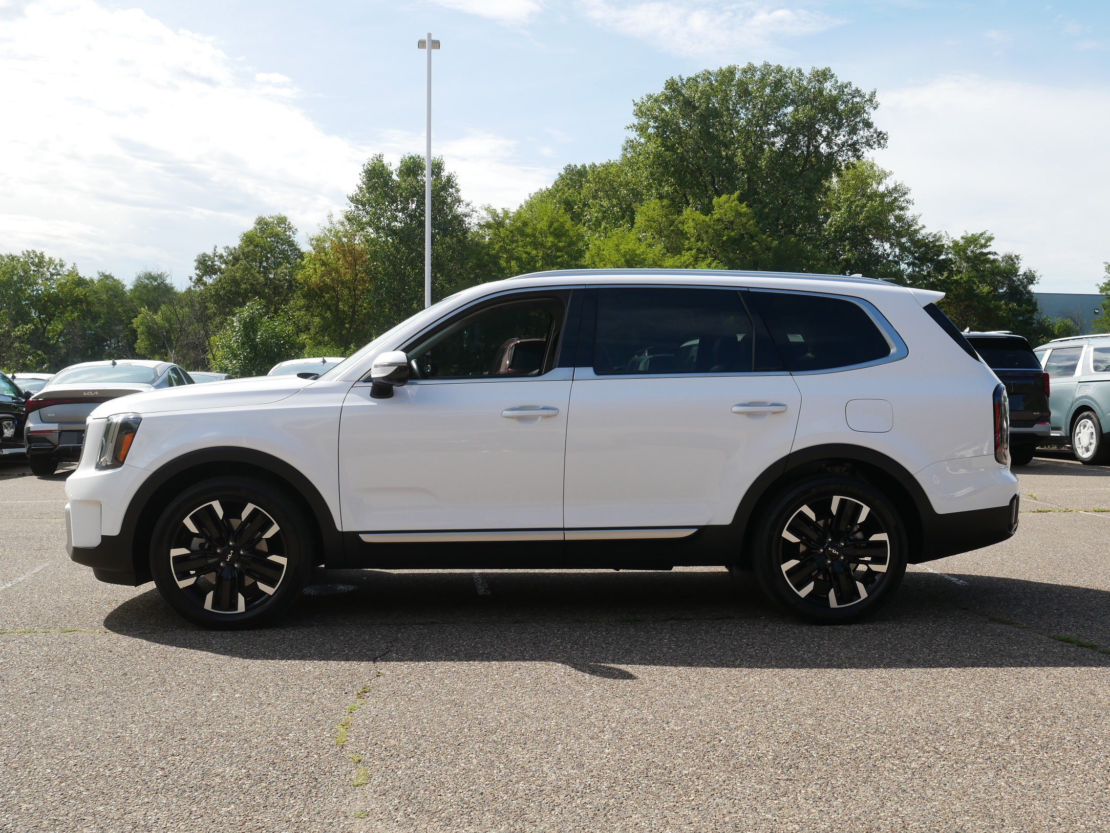 Certified Used 2024 Glacial White Pearl Kia SX image 4