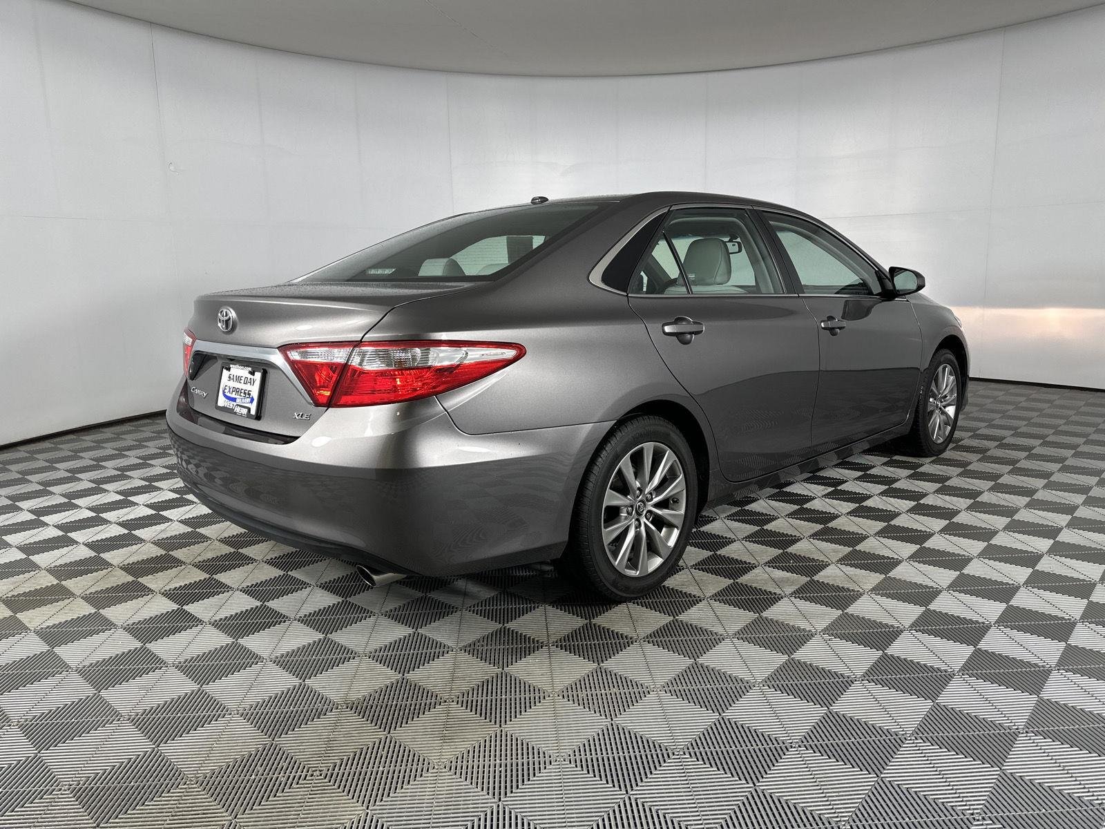 Used 2017 Predawn Gray Mica Toyota XLE image 7