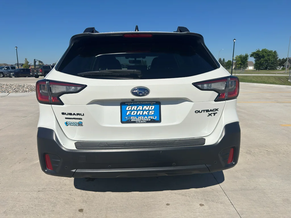 Used 2021 Crystal White Pearl Subaru Onyx Edition XT image 6