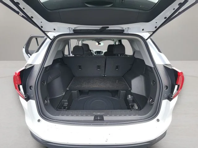 Used 2024 White GMC SLE image 12