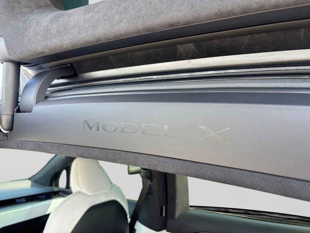 Used 2022 White Tesla Plaid image 40