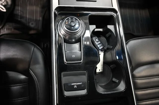 Used 2020 Red Ford SEL image 18