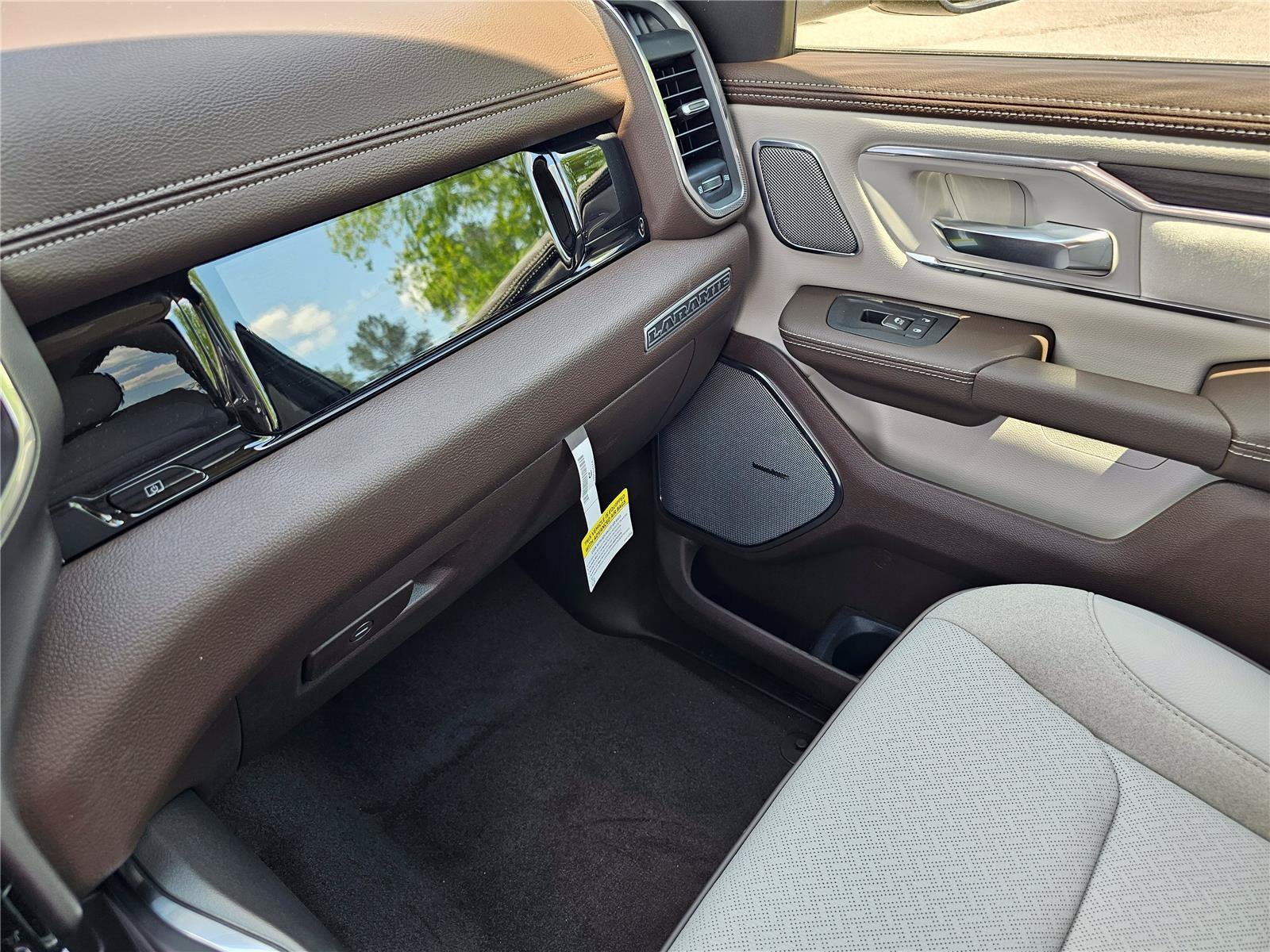 New 2026 Granite Crystal Metallic Clearcoat Ram Laramie image 29