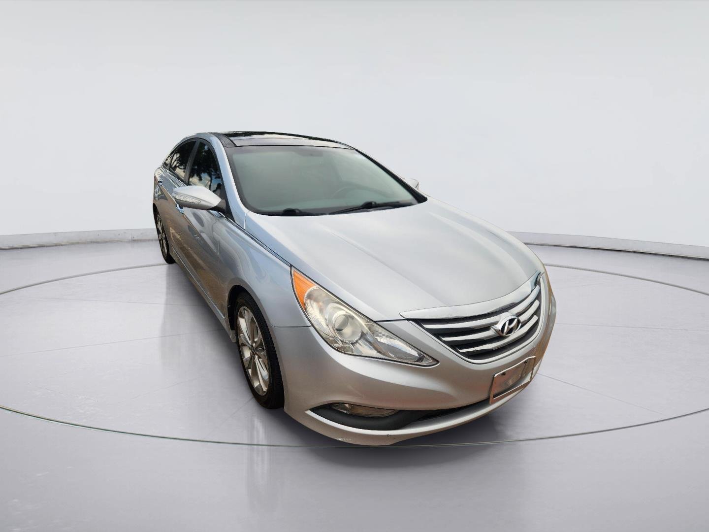 Used 2014 Radiant Silver Metallic Hyundai Limited image 1