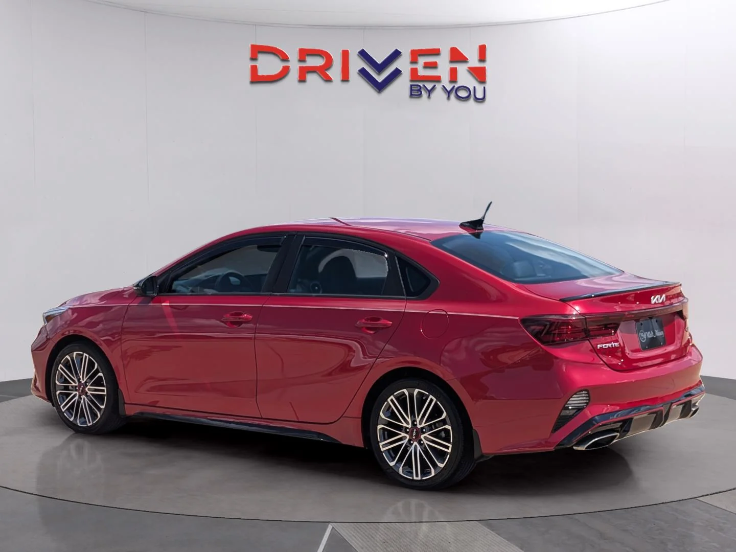 Used 2022 Currant Red Kia GT image 3