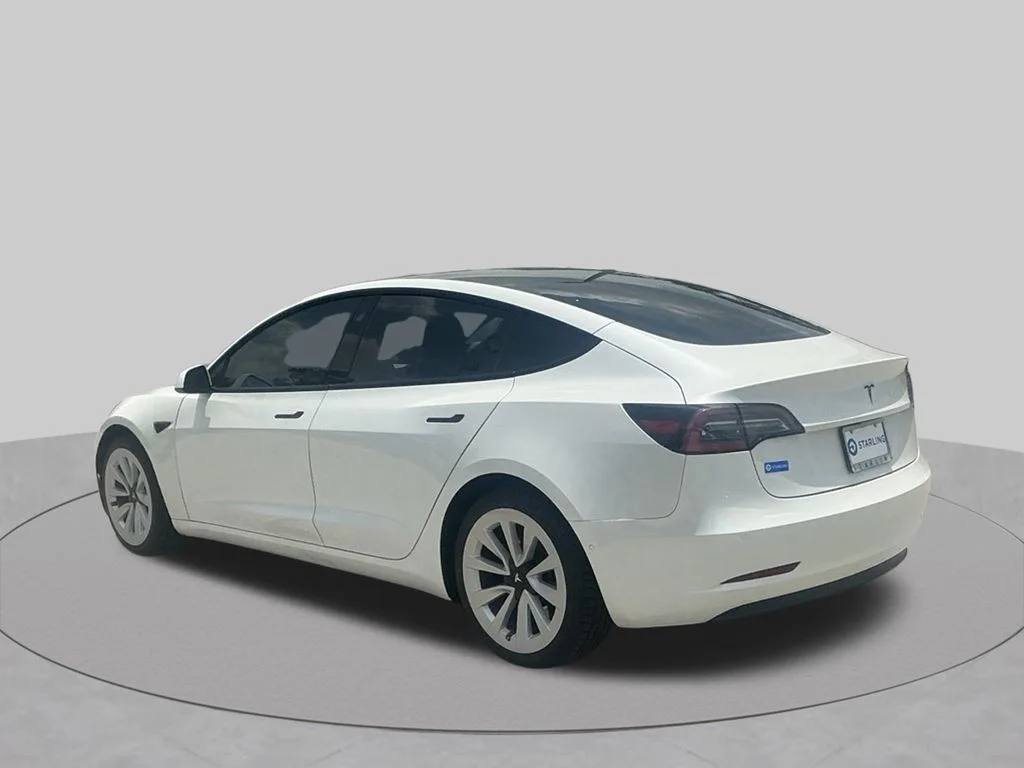 Used 2021  Tesla Standard Range Plus image 5