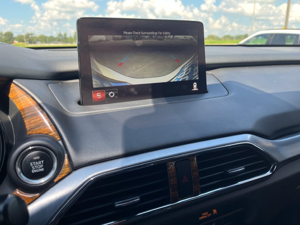 Used 2020 White Mazda Signature image 18