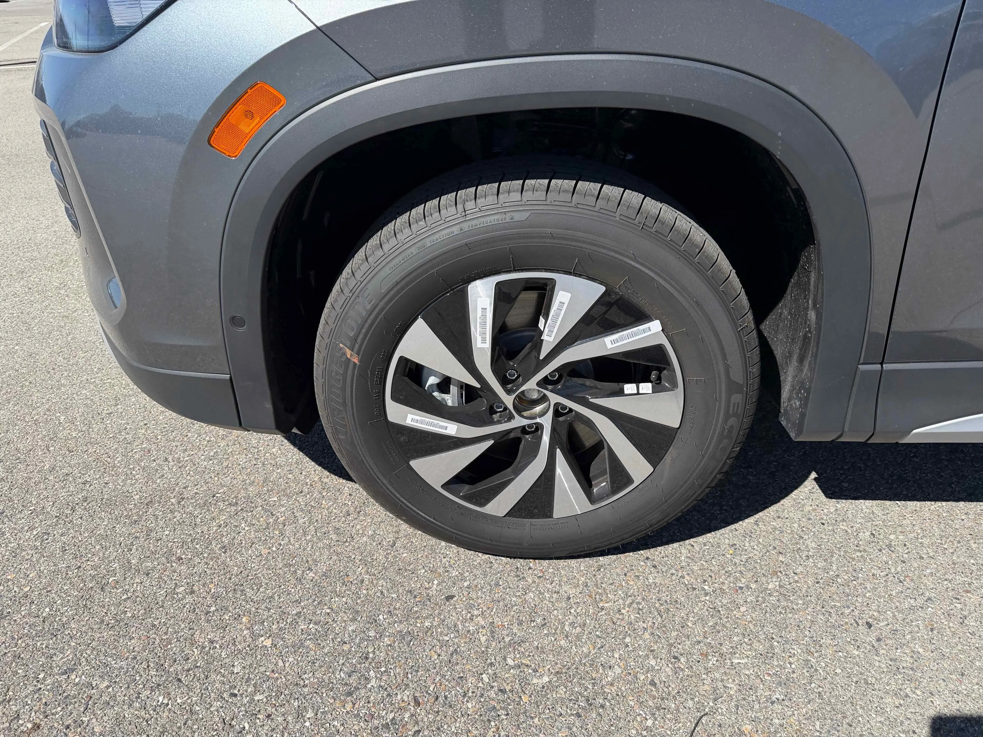 New 2026 Platinum Gray Volkswagen S image 13