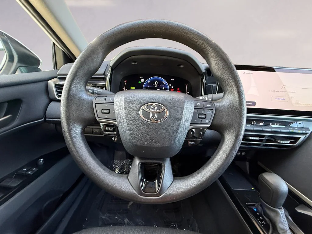 Used 2025  Toyota LE image 13