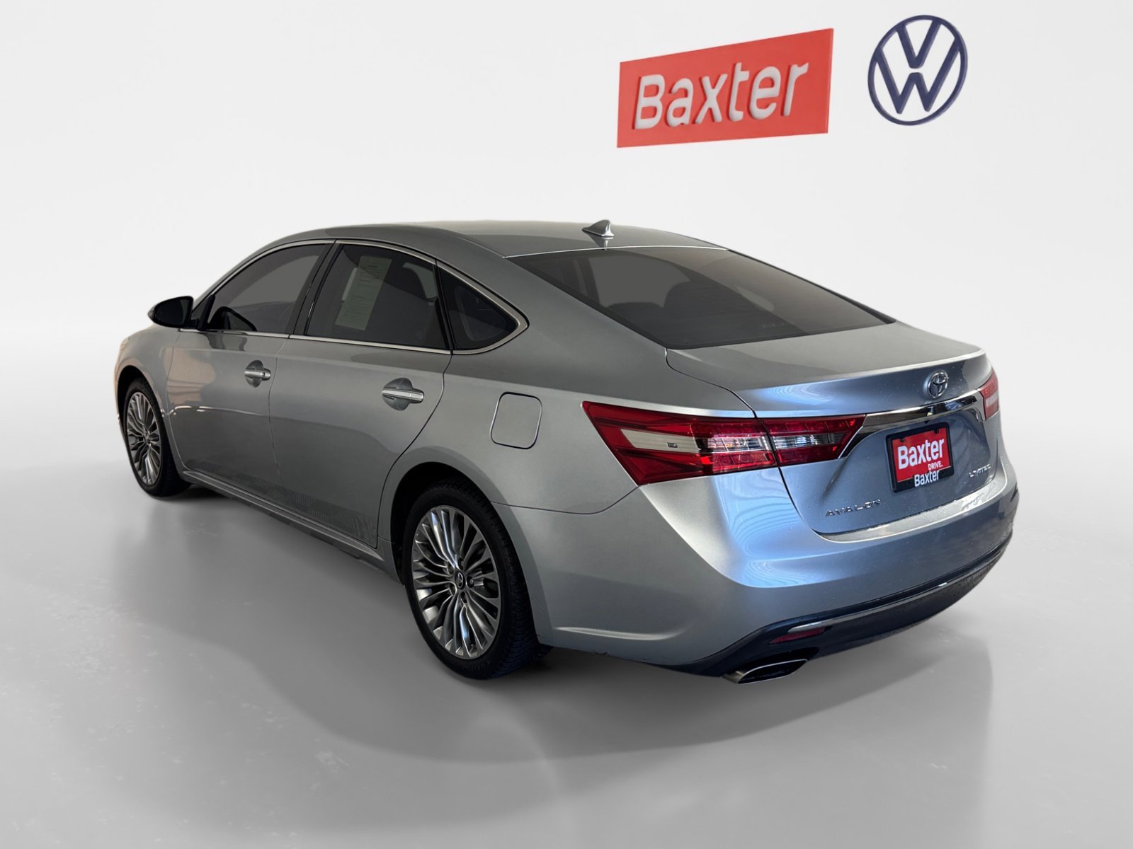 2016 Toyota Avalon Limited photo 3