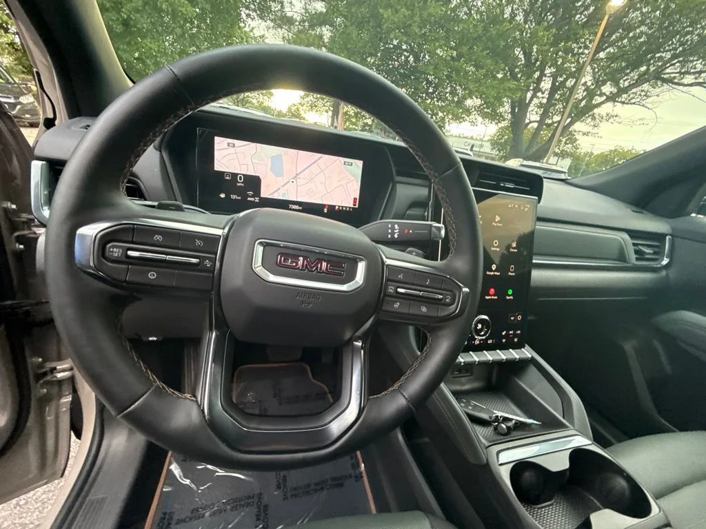 Used 2026  GMC AT4 image 16