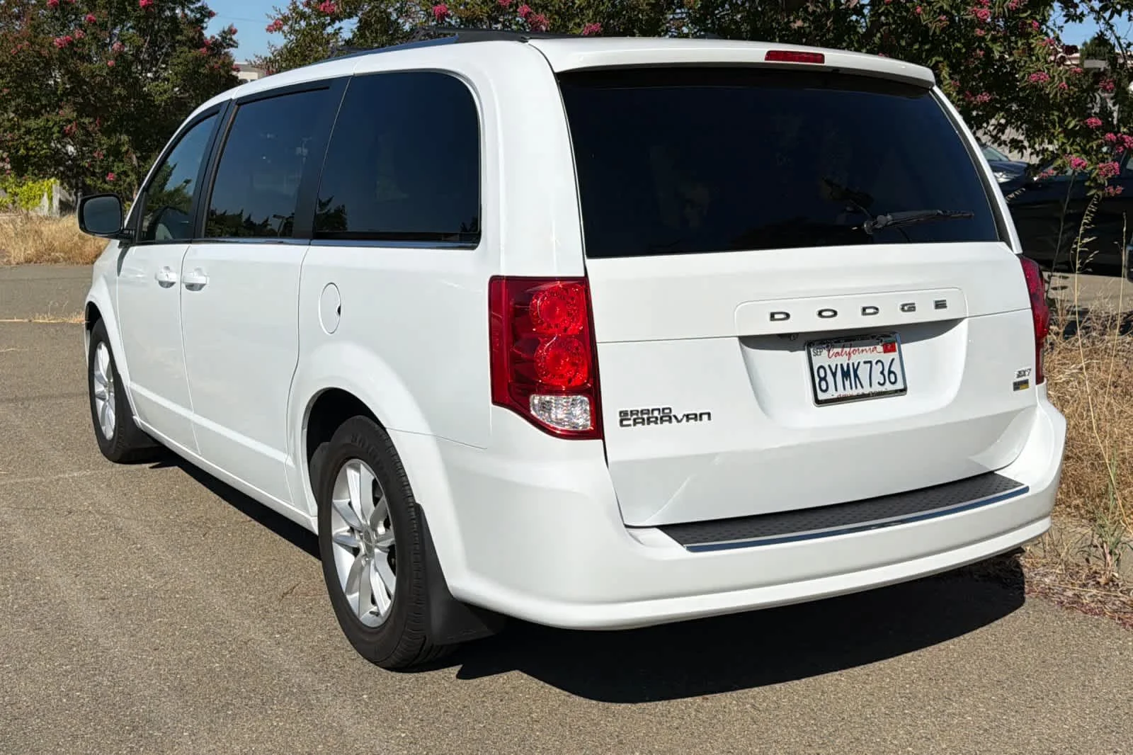 Used 2019 White Knuckle Clearcoat Dodge SXT image 4