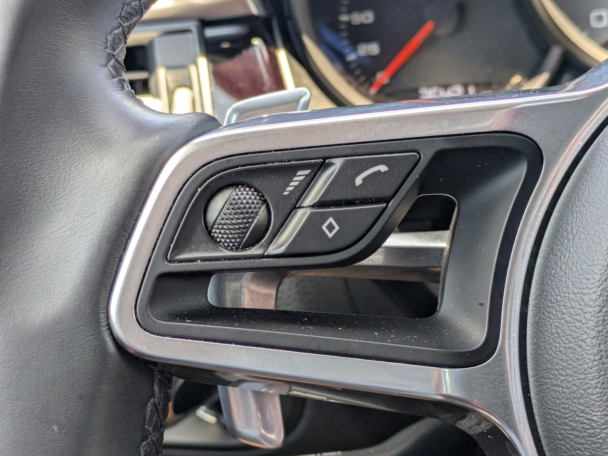 2021 Porsche Macan S - Photo 26