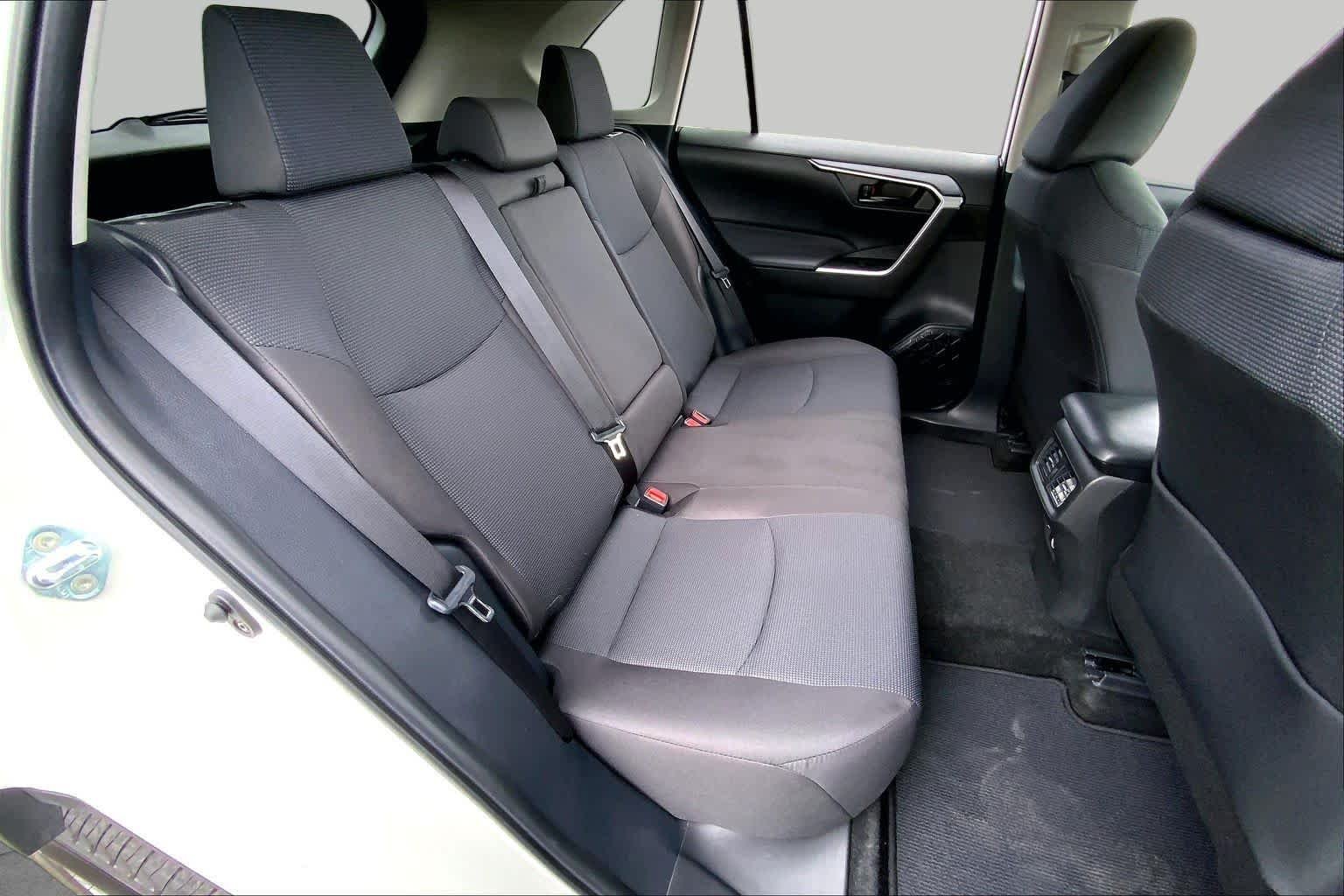 Used 2025 Ice Cap Toyota LE image 19