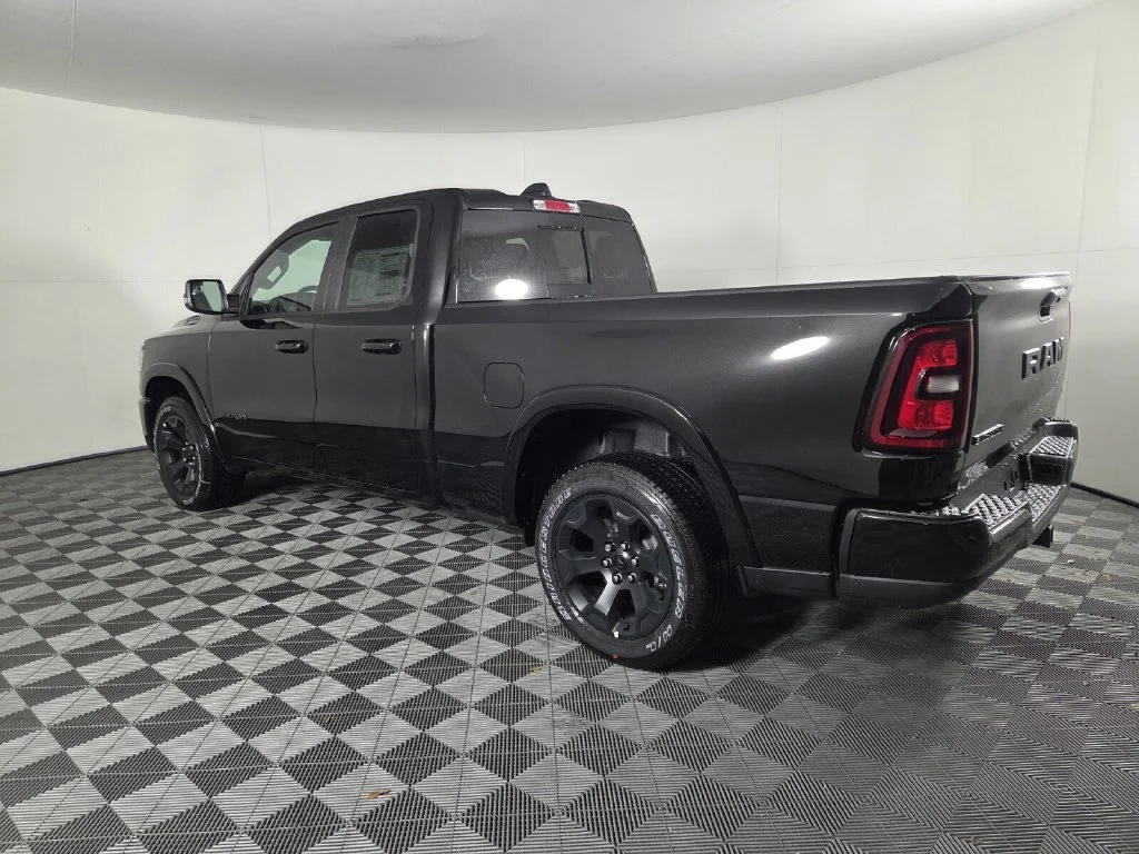 New 2026 Diamond Black Crystal Pearl-Coat Exterior Paint RAM Big Horn image 7