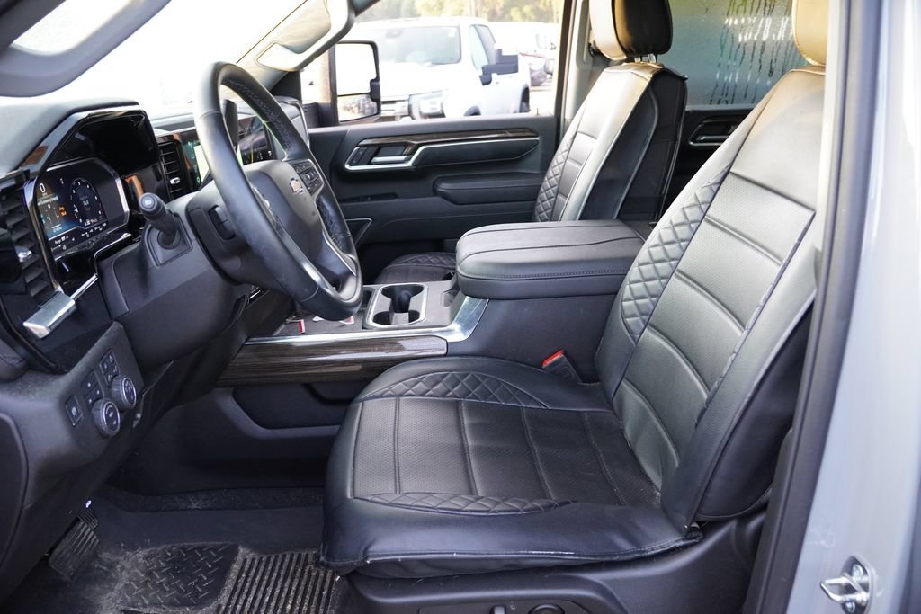 2024 Chevrolet Silverado 3500HD LT - Photo 4