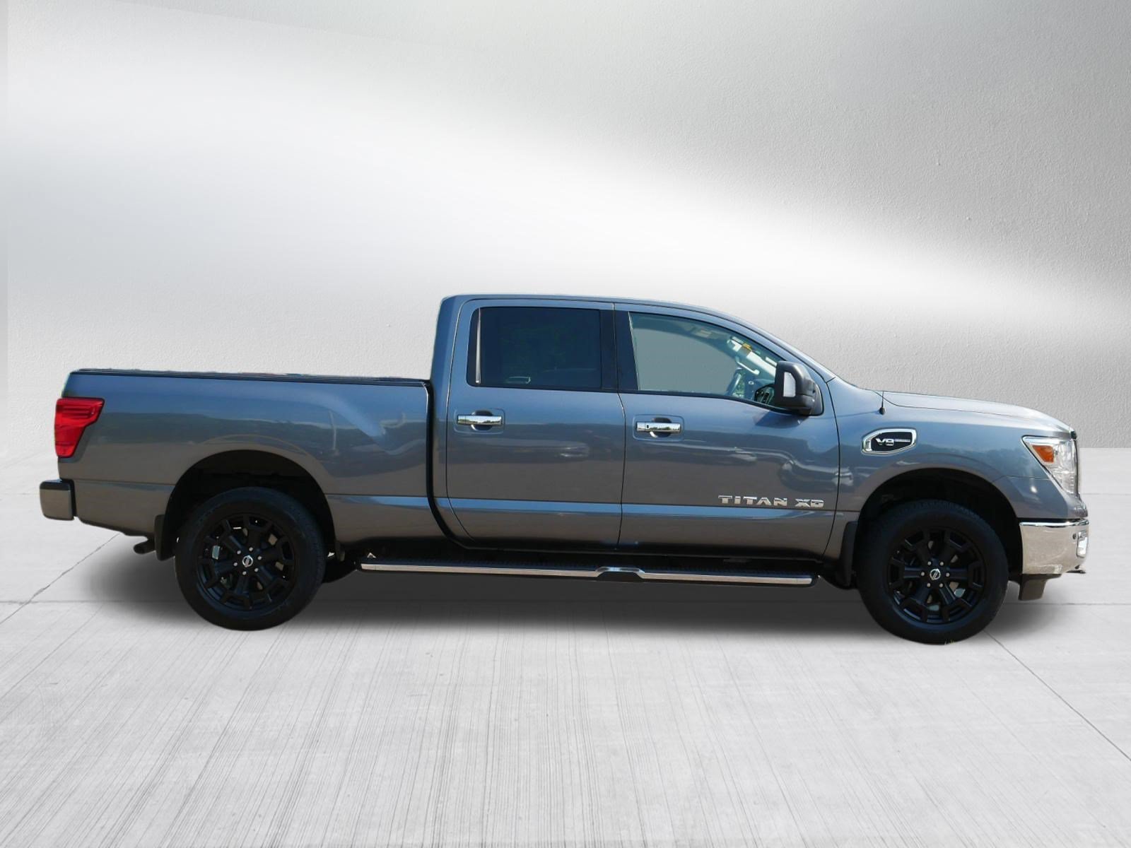 Used 2017 Gun Metallic Nissan SV image 8