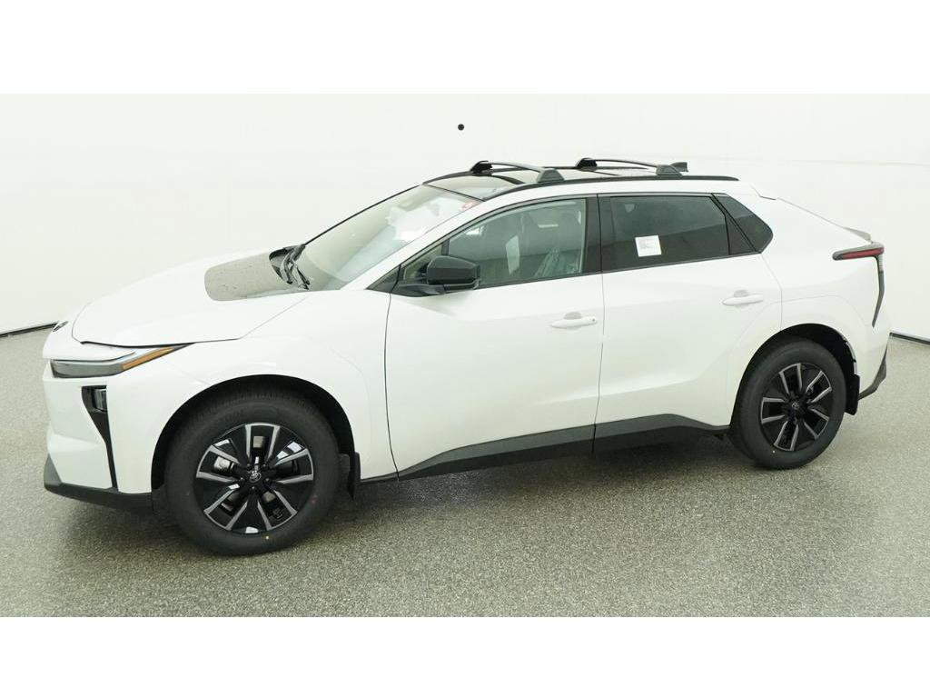 New 2026 Wind Chill Pearl Toyota XLE image 2