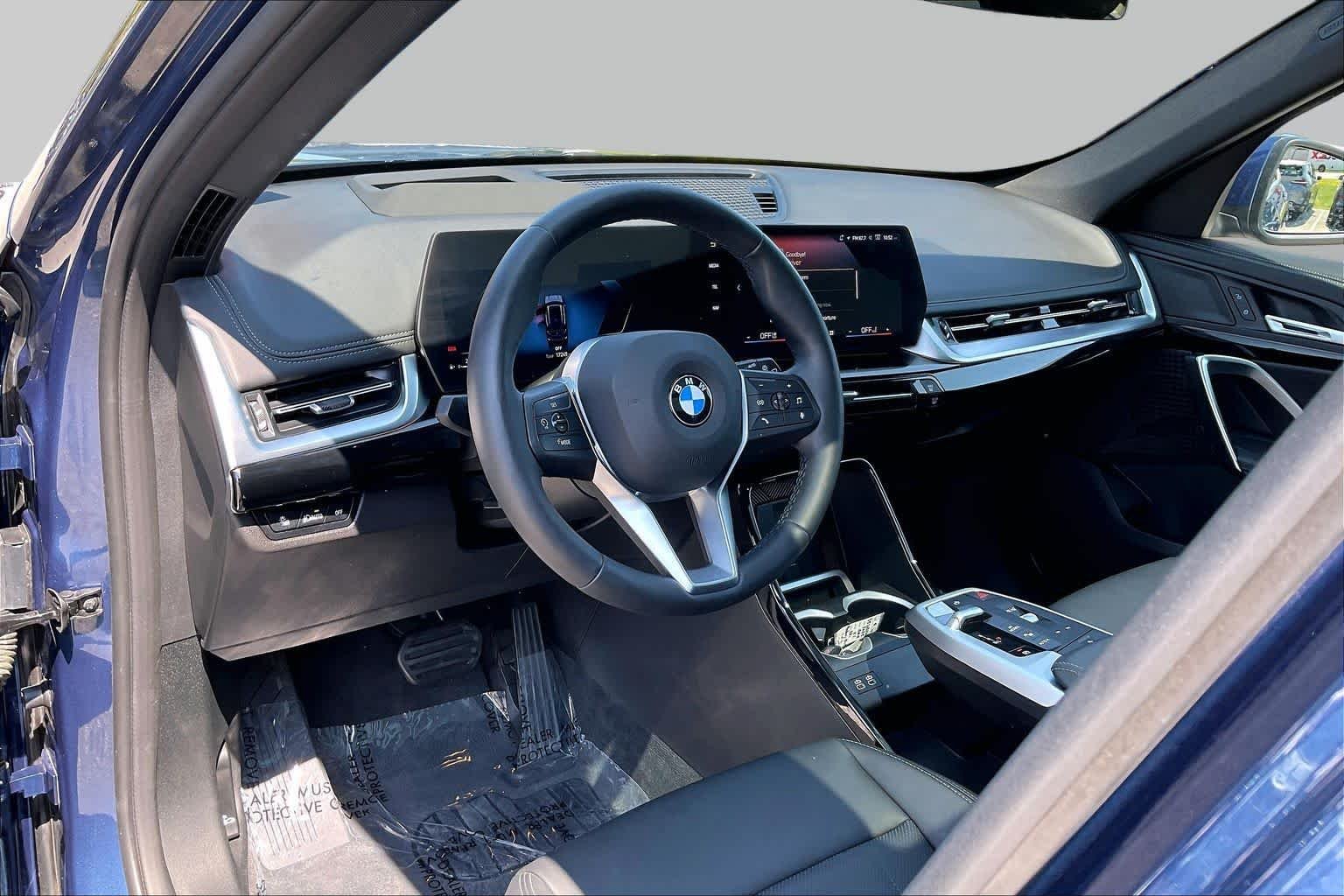 Used 2025 Phytonic Blue Metallic BMW xDrive28i image 17