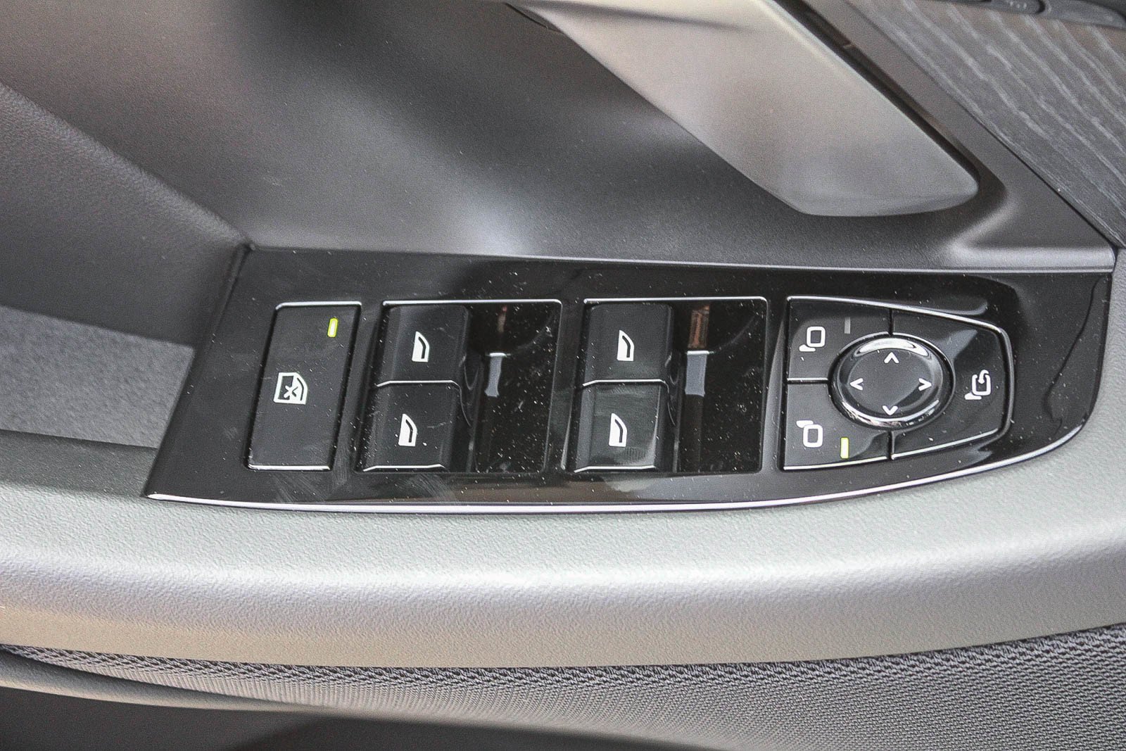 New 2027 Oxide Grey Metallic BMW 530i image 20