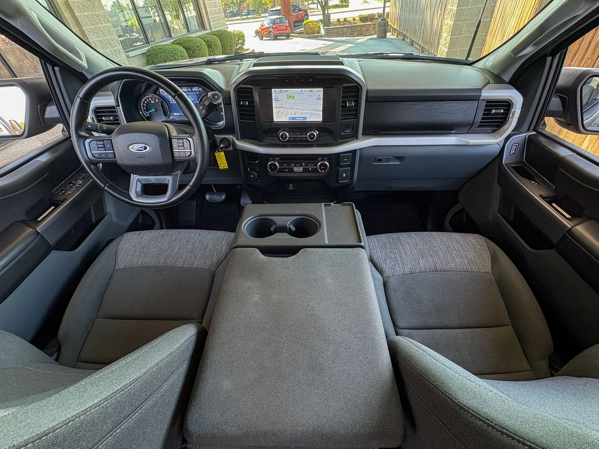 Used 2023 Silver Ford XLT image 2