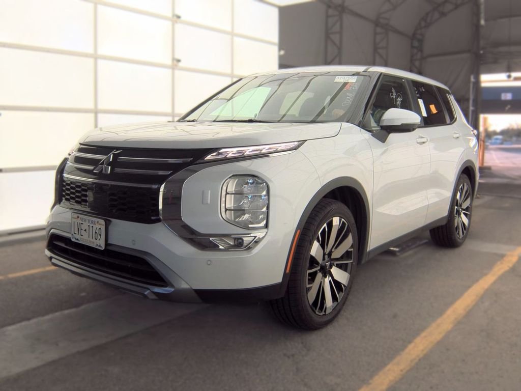Used 2025 White Mitsubishi Trail Edition image 2