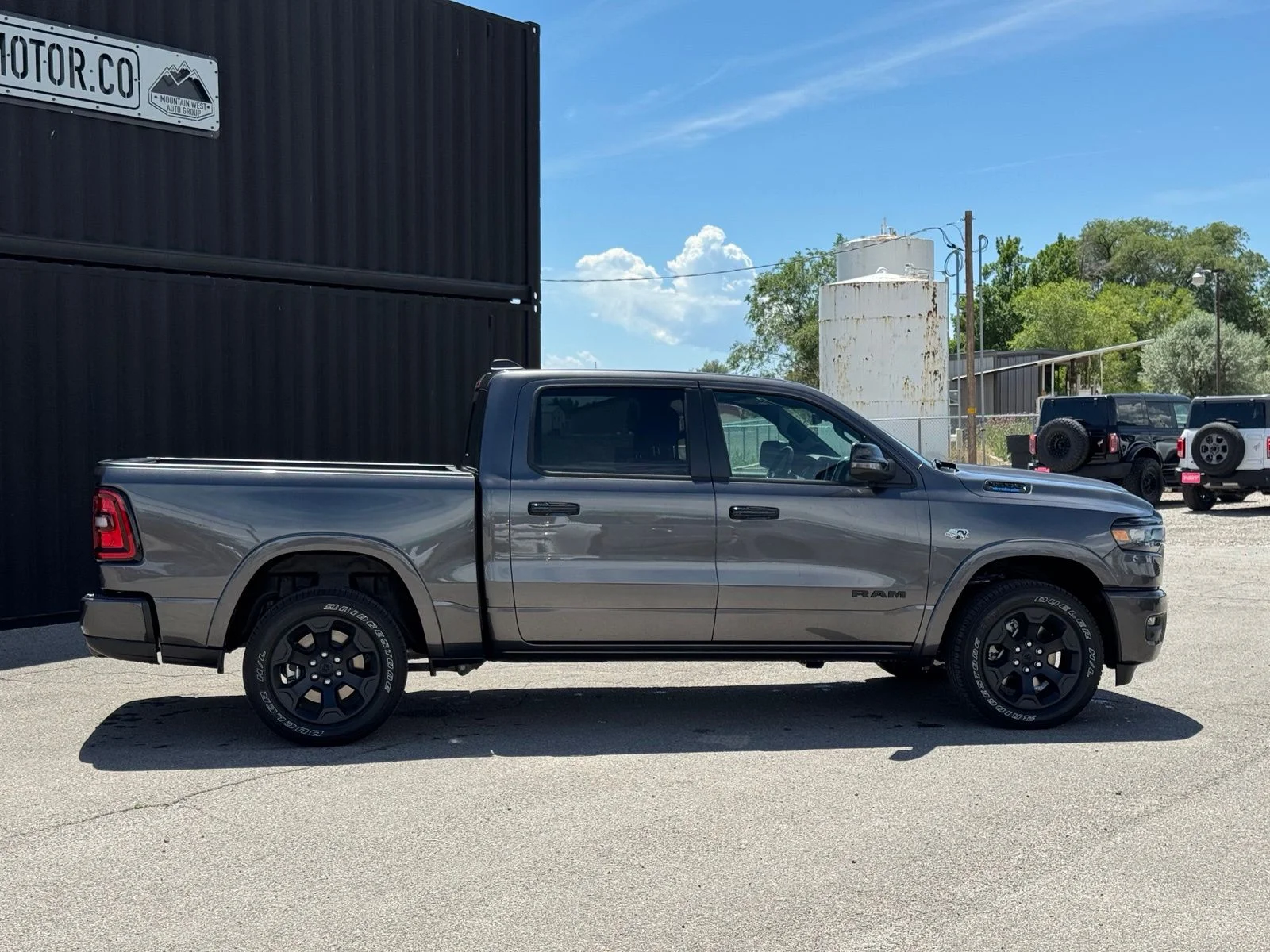New 2026 Granite Crystal Metallic Clearcoat RAM Big Horn/Lone Star image 5