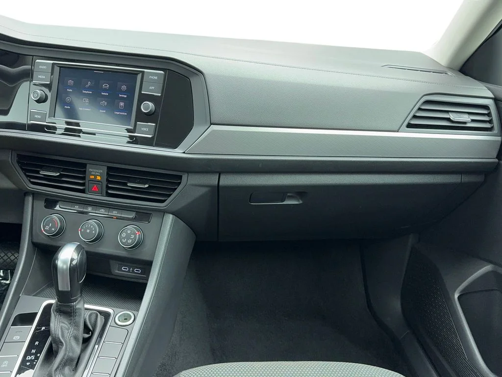 Used 2020 Gray Volkswagen 1.4T S image 19