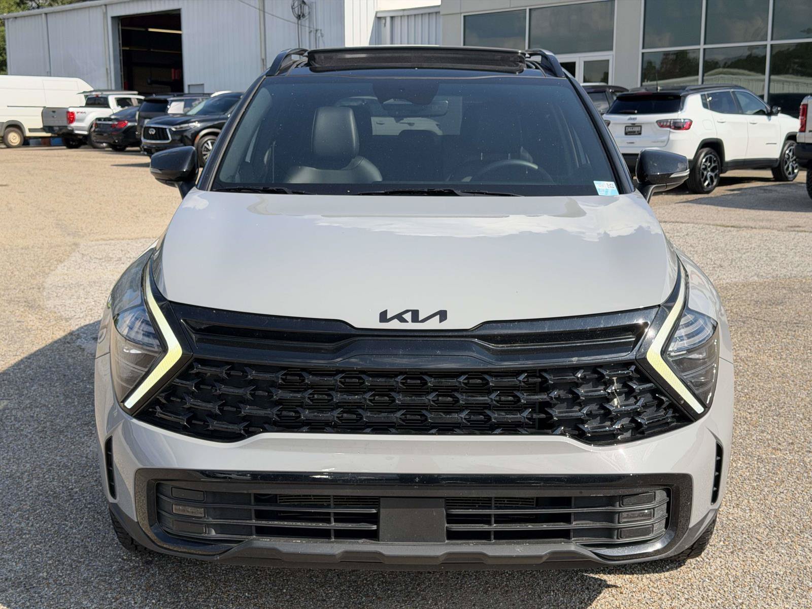 Used 2025 Wolf Gray/Ebony Black Roof Kia X-Pro image 10
