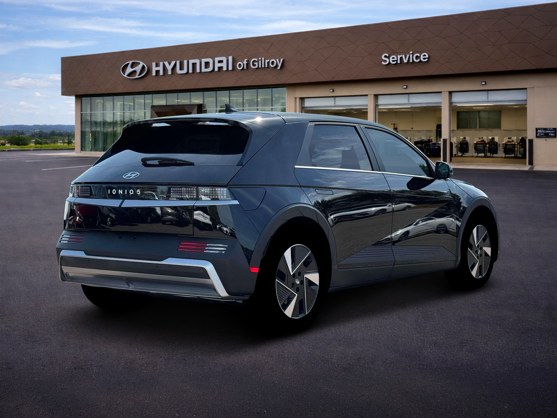 New 2025 Black Hyundai SE Standard Range image 7