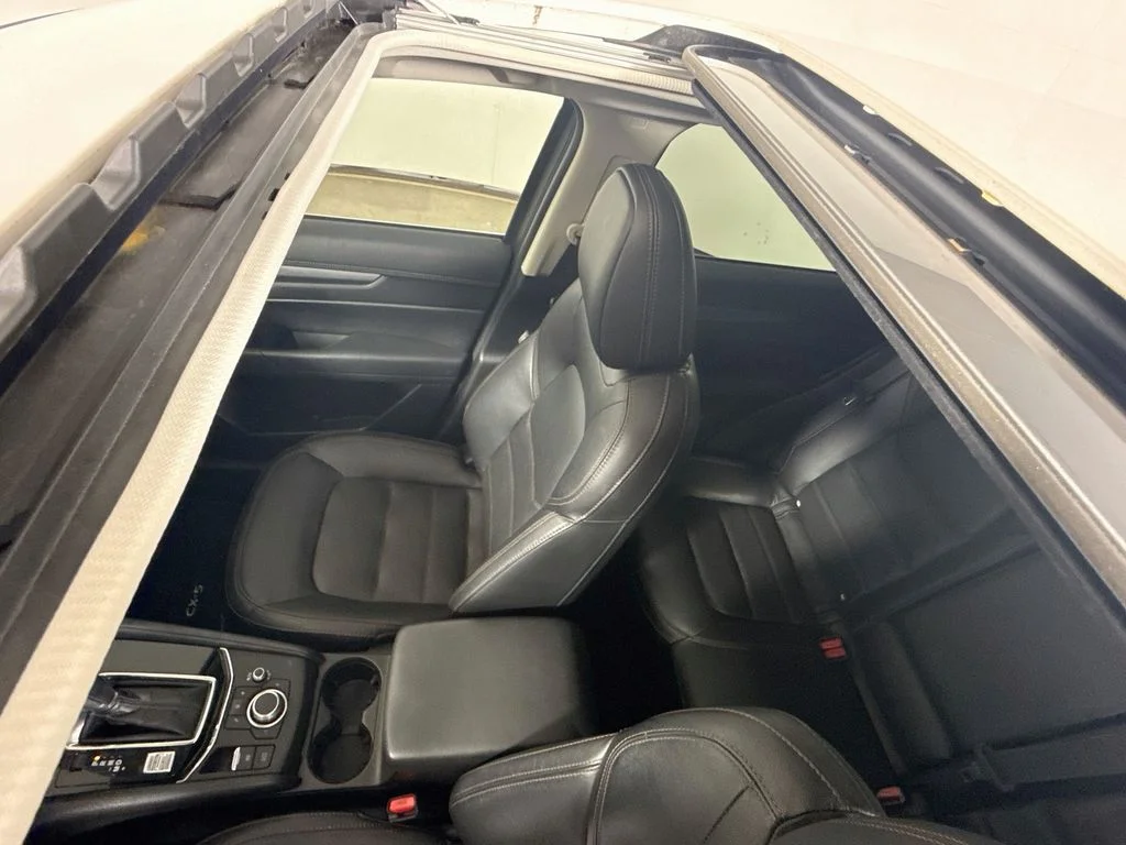 Used 2021 Snowflake White Pearl Mica Mazda Touring image 20