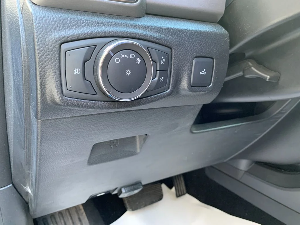 Used 2021 Blue Ford XLT image 31