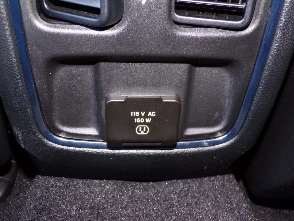Used 2022 Gray Jeep Laredo X image 17