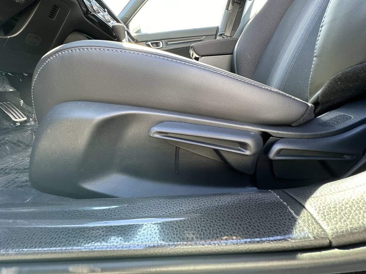 2026 Honda Civic Sport Hatchback photo 4