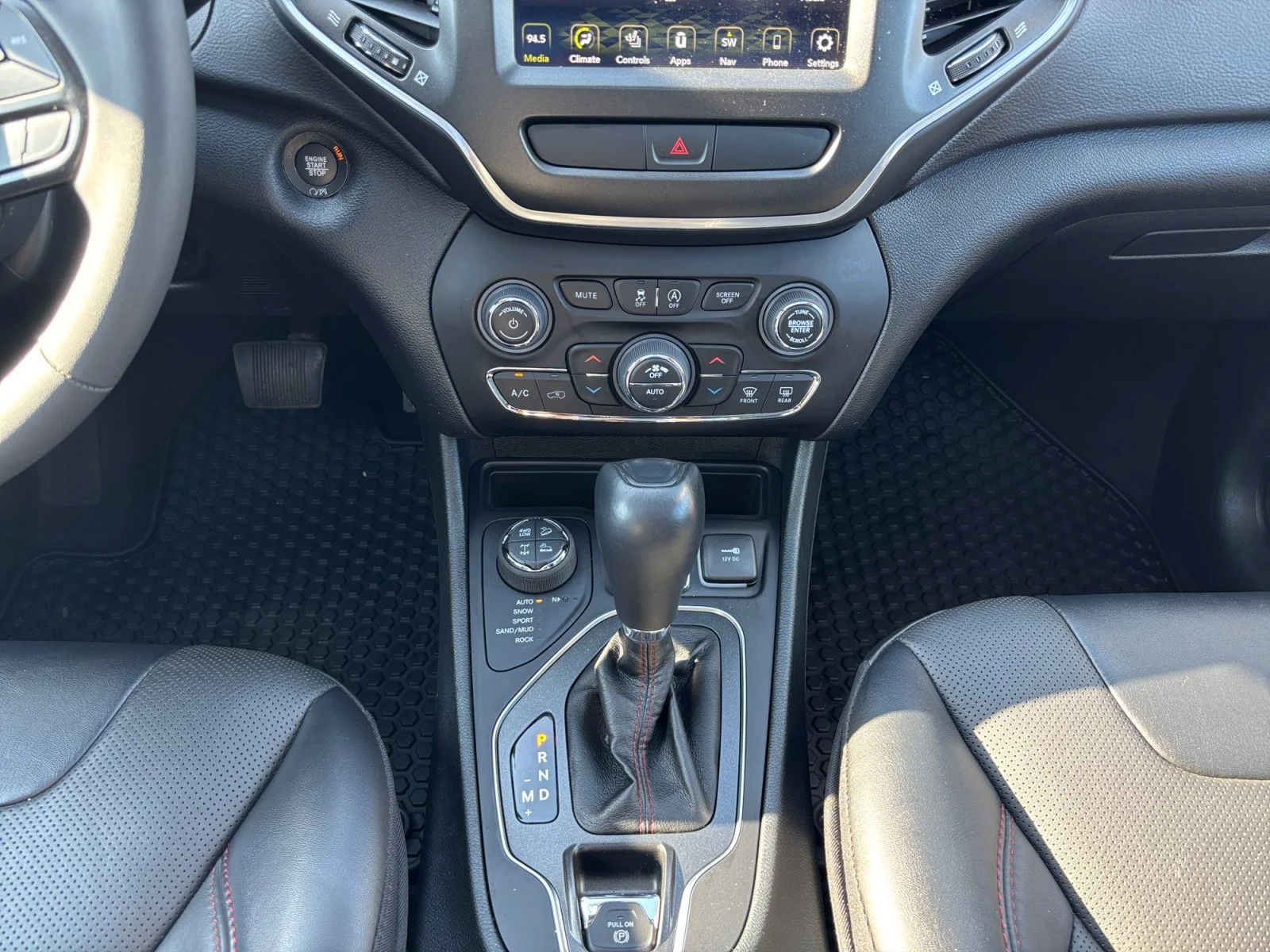 Certified Used 2022 Black Jeep Trailhawk Elite image 15
